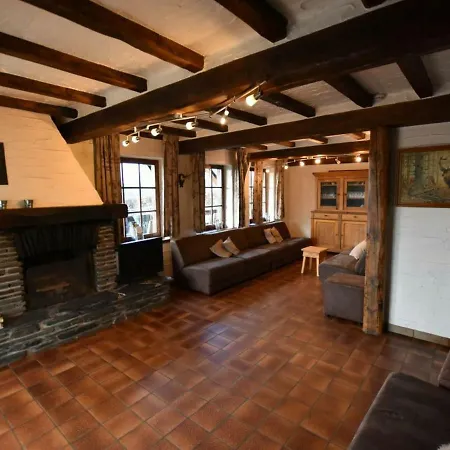 בקתה Beautiful Chalet In Xhoffraix With Garden מאלמדי